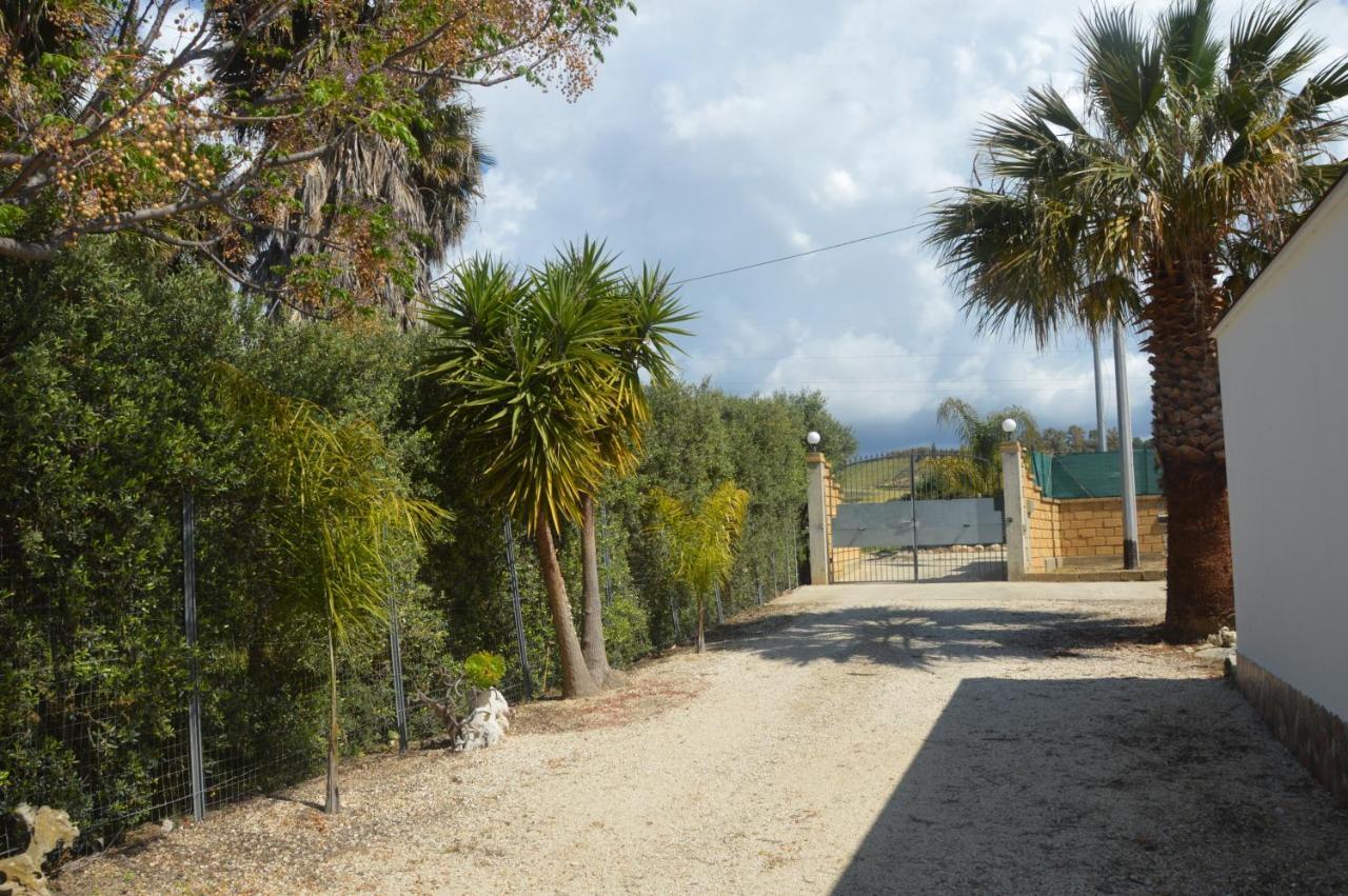 Villa Oasi Menfi Bagian luar foto